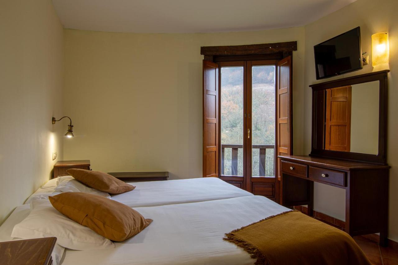 Hotel Balneario Rio Pambre Palas de Rei Eksteriør billede